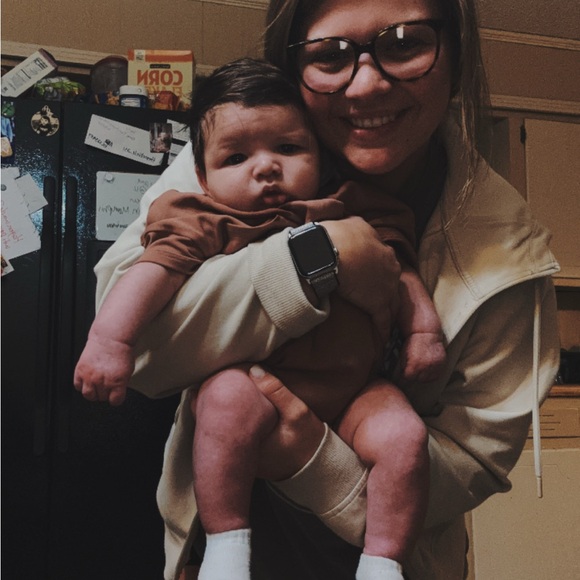 Meet your Posher, Katlyn - Picture 4 of 5